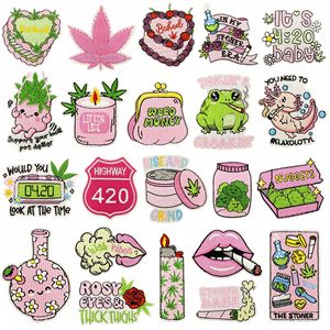 แพทช์ปักสำหรับกระเป๋า แพทช์ปักสำหรับผ้ายีนส์ 420 Stoner Era Frog Axolotl Baked Cake Lips Lighter Leaf Pink - Product Image 4