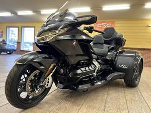 Tout nouveau Goldwing 1800 automatique DCT noir métallisé, trike CSC le plus récent, édition de luxe - Product Image 4