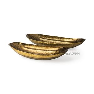 Cuenco de metal con pedestal dorado elegante de New Look con diseño festoneado adornado, perfecto para servir y centro de mesa decorativo - Product Image 6