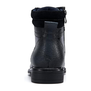 Chaussures en cuir noir pour hommes offrant des matériaux de haute qualité et un aspect sophistiqué avec une finition de qualité et une forme élégante - Product Image 6