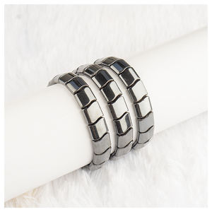 Pulseras de hematita facetada, elásticas, hechas a mano, lisas y pulidas, con forma de onda, elegantes, para meditación y aromaterapia. - Product Image 1