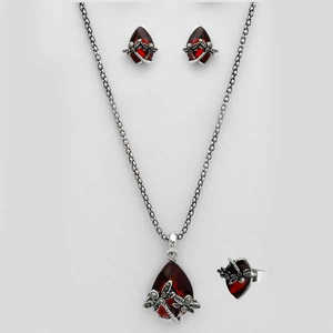 Kriaa Classic 1109703E Juego de colgantes con anillo Chapado en plata Piedra granate Chapado en oro y oro rosa para fiestas Regalos de bodas - Product Image 1