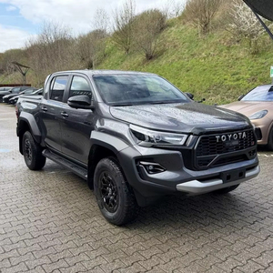 Toyota Hilux 2025 Automatique Essence/Pétrole SUV Euro II Émissions 75k-100k Miles Sièges en Cuir Toit Ouvrant Phares LED - Product Image 1