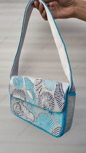 Sac à bandoulière en perles de coquillages indien entièrement artisanal pour femmes, sac à main de luxe fait à la main pour les soirées, œuvre d'art, designs - Product Image 5