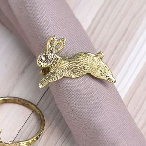 Rond de serviette en métal cuivré martelé à la main pour des célébrations traditionnelles rustiques dîners de famille confortables ou des événements saisonniers - Product Image 1