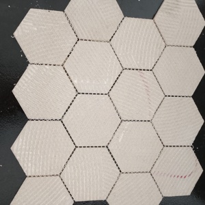 กระเบื้องเซรามิกหกเหลี่ยม73มม. RG PVD ดีไซน์แบบกำหนดเองมันวาวสำหรับห้องประชุมร้านบูติก - Product Image 3