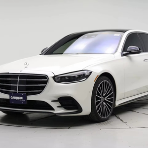 Vehículo Eléctrico Mercedes- S5880 4Matic 2022 con Autonomía de 601-700 km, Potencia de 200-250 kW, Batería de 90-110 kWh - Product Image 1