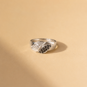 Bague en onyx noir et CZ blanc pour femme - Product Image 3