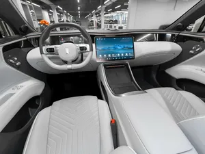VOITURE D'OCCASION 2023 11 90 kWh I Faible kilométrage Automatique Toit ouvrant panoramique Feux LED Feux diurnes LED 6 places Prête à être expédiée - Product Image 4