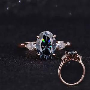 Anillo de Compromiso de Moissanita con Corte Ovalado Chapado en Oro de 14k de Primera Calidad, Diamante Gris Oscuro con Estilo Moderno para Regalo de Boda - Product Image 4