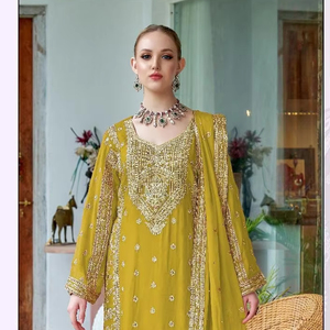 Winter Elegance Shalwar Kameez Chinon bordado con Dull Santoon interior sofisticado y lujoso traje de vestir - Product Image 1