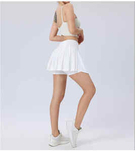 Pantalones cortos de yoga para mujer personalizados Pantalones cortos de entrenamiento sin costuras de cintura alta OEM Tela transpirable para uso físico - Product Image 5