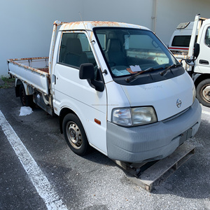 Camion d'occasion japonais à conduite à droite, à essence, pour transport logistique léger, destiné à l'exportation et à usage général - Product Image 4