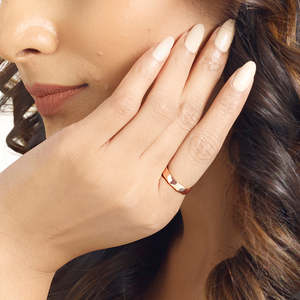 Anillo de Oro Chapado con Corte Princesa y Diseño de Racimo, Joyería Cristiana de Moda - Product Image 2