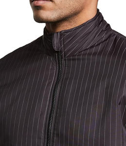 Veste de luxe en polyester-coton pour hommes Veste confortable légère chaude et respirante en polyester-coton élégante pour l'extérieur - Product Image 4