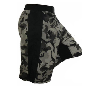 กางเกงขาสั้นกีฬาสองชั้นของผู้ชายแห้งเร็วสำหรับฝึกซ้อมออกกำลังกายยิมวิ่งมีกระเป๋าใส่โทรศัพท์โลโก้กำหนดเอง - Product Image 2