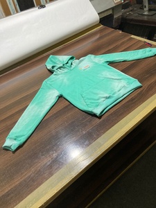 Sudadera con capucha unisex de punto de peso pesado con diamantes de imitación desteñidos para hombre - Product Image 4