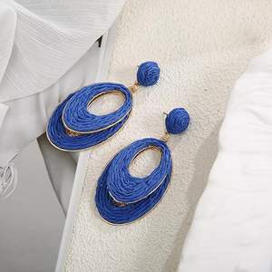 Boucles d'oreilles en raphia faites à la main pour femmes-Bijoux légers Boho Dangle, vacances à la plage d'été, design rond ovale en paille - Product Image 4