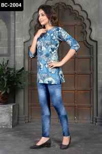 Derniers vêtements décontractés et quotidiens pour femme Cambric Cotton Prêt à porter Short Kurtis avec grande taille disponible pour femme Vêtements de bureau - Product Image 3