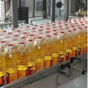 Bulk High Oleic Fractionated Refined Sunflower Oil 100% Pure Food Grade Edible Cooking Oil in Vacuum Pack Ready for Sales - Product Image 1