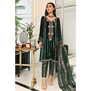 Ensemble de costume pour femmes par Lylah - Product Image 3
