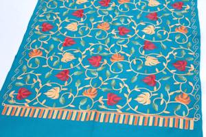 Mantón de Cachemira de moda de invierno tradicional vibrante Patrón sólido con bordado de Cachemira y borlas de poliéster fino - Product Image 5