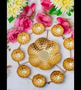 Latón decorativo Urli Diya para Diwali Festival Decoración para el hogar Artículo tradicional de Pooja para uso en el templo y regalos - Product Image 4