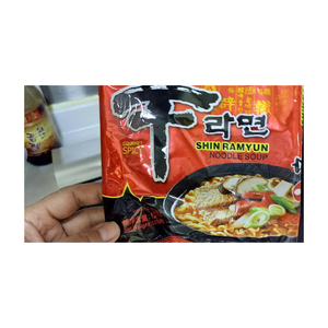 Shim Shin Ramyun Family Pack, บะหมี่กึ่งสำเร็จรูปรสเผ็ดแบบเกาหลีพร้อมอาหารทะเล - Product Image 4