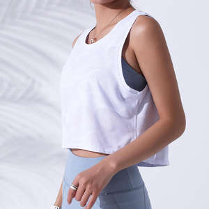 Débardeur court en coton polyester respirant en gros avec logo sur le devant 2023 été nouveau style mince femmes sans manches - Product Image 3