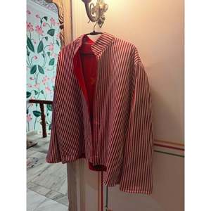 Chaqueta Bordada Roja de Terciopelo - Blazer Reversible Estilo Vintage con Estampado Floral, Cortavientos Talla XL - Relleno de Algodón para Otoño Invierno - Product Image 4