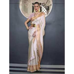 Impresionante Sari de Seda con Tejido Zari Blanco Hueso para Bodas y Festivales, Talla Personalizada, Estilo Capilla con Escote Corazón, Ropa de Novia - Product Image 1