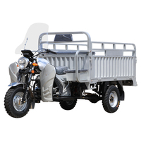 Nouveau modèle 2026 de tricycle motorisé à essence à carrosserie ouverte, avec pare-brise, robuste, pour le transport de passagers et de marchandises, destiné à l'exportation chinoise