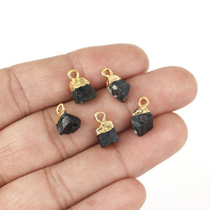 S.K.Jewels Bijoux religieux vintage faits à la main tendance, pendentif unisexe en argent sterling plaqué or avec tourmaline noire - Product Image 1