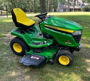 เครื่องตัดหญ้าแบบหุ่นยนต์ John Deere X350R ขับเคลื่อนด้วยน้ำมันเบนซิน  แบบ Zero-Turn Radius คุณภาพสูง - Product Image 1