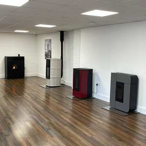 Poêle à granulés de bois hydro bon marché de 6 KW prêt pour l'exportation dans le monde entier Poêle à granulés européen disponible à la vente - Product Image 6