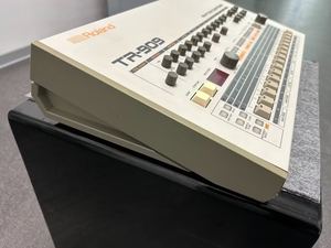 Sintetizador TR-909 de Alta Calidad y Gran Venta - Product Image 6