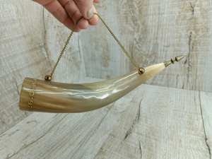 Auténtica Jarra Vikinga para Beber, Hecha a Mano con Cuerno de Búfalo Pulido de Alta Calidad, Ecológica, con Logotipo Personalizado, Estilo Antiguo - Product Image 2