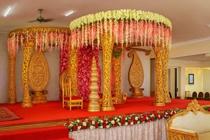 ชุดตกแต่งงานแต่งลายแมนดาปอินเดียแบบกลมสีทองสำหรับงานแต่งงานสไตล์ลอนดอนการแต่งงานในร่มราชสถานสถานการแต่งงานภาษาอังกฤษ - Product Image 4