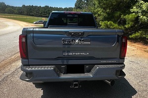 GMMCC Sierra 2500HD Denali 4x4 2025, Gasolina, Bajo Kilometraje - Product Image 3