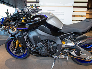 Motocicleta Naked Estilo MT-10 SP 2026 de 1000cc - Product Image 3