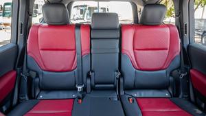 TOYOTA LAND CRUISER 300 VXR 3.3D GRIS 5 PLACES 4 CYLINDRES 2 755 CCM 204 CH CONDUITE À GAUCHE EURO6 TRANSMISSION AUTOMATIQUE OCCASION 2022 - Product Image 4