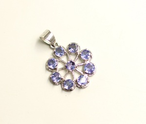 Pendentif minimaliste en Tanzanite naturelle AA+ 4 mm en argent sterling 925 serti clos pour femme, idéal pour un anniversaire - Product Image 1