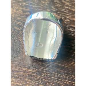 แหวนเงินแท้ชุบโรเดียม รุ่นเรย์ แจ็ค ประดับด้วยปะการัง ขนาด 11.5 - Product Image 5