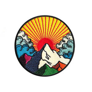 Patchs brodés personnalisés écologiques à thermocoller avec logo sur mesure, forme ronde, taille ajustable pour usage extérieur - Product Image 4