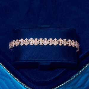 Pulsera de Eslabones con Flores y Diamantes de Moissanita de Lujo, con Cierre de Caja en Plata de Ley 925, Joyería Elegante - Product Image 3