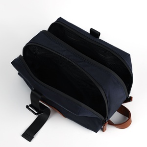 Bolsa de Aseo de Nailon Premium con Cierre, Moderna, con Logotipo Personalizado, Reutilizable, para Viajes, Almacenamiento, Tamaño y Color Personalizables, para Cosméticos - Product Image 4