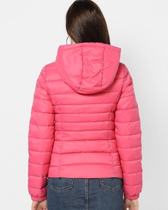 Chaqueta acolchada de Invierno para mujer de alta calidad personalizada al por mayor, transpirable, algodón, poliéster, con cremallera y capucha, talla grande, color rosa - Product Image 4
