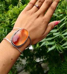 Beau bracelet à breloques en pierre d'agate pour femmes et filles bijoux de mode élégants pour tous les jours et vêtements décontractés Design unique - Product Image 1