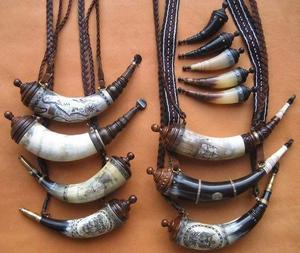 Cuerno de polvo vikingo natural ecológico personalizado tira de cuero hecha a mano artesanía de todos los tamaños para beber al por mayor India - Product Image 1