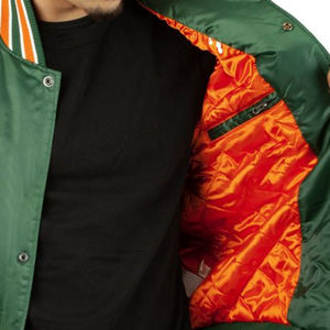 Best-seller Veste universitaire d'hiver en satin pour homme avec logo personnalisé Position du logo avant Personnalisable de haute qualité - Product Image 6